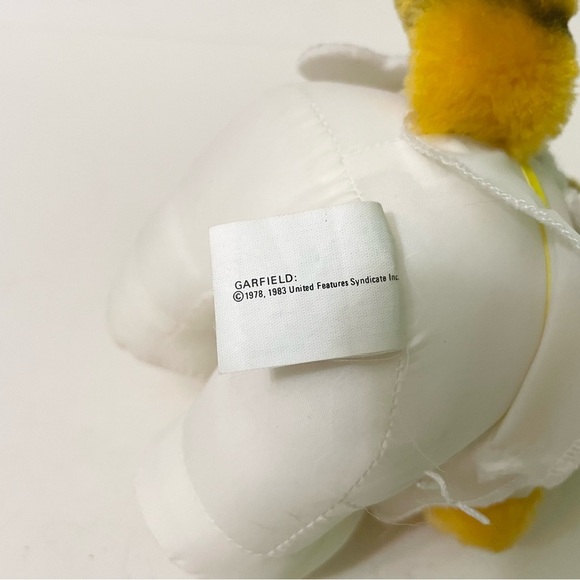 Vintage 1983 Plush Garfield Plush Sitting Angel Costume 7 Inch Tall Stuffed Cat - Picture 10 of 16